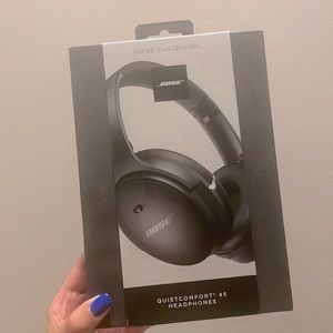 BRAND NEW, UNOPENED Bose quiet comfort 45 headphones